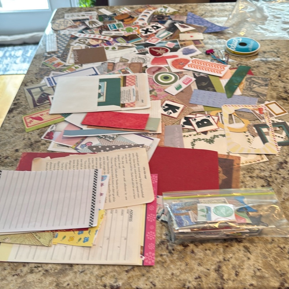 Junk journaling , scrapbooking